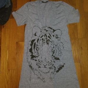 Truly Madly Deeply Tiger Hunter VNeck Tee XS NWT